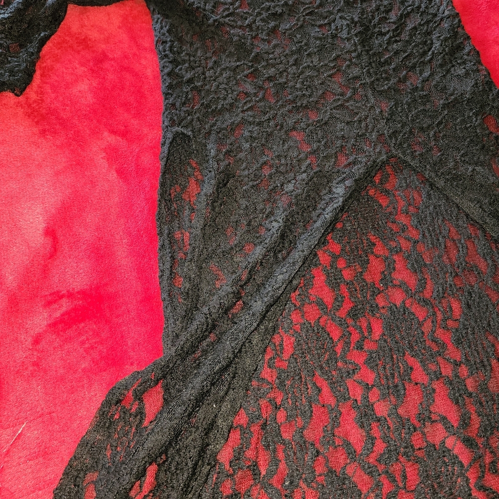 Black stretch lace bodycon dress